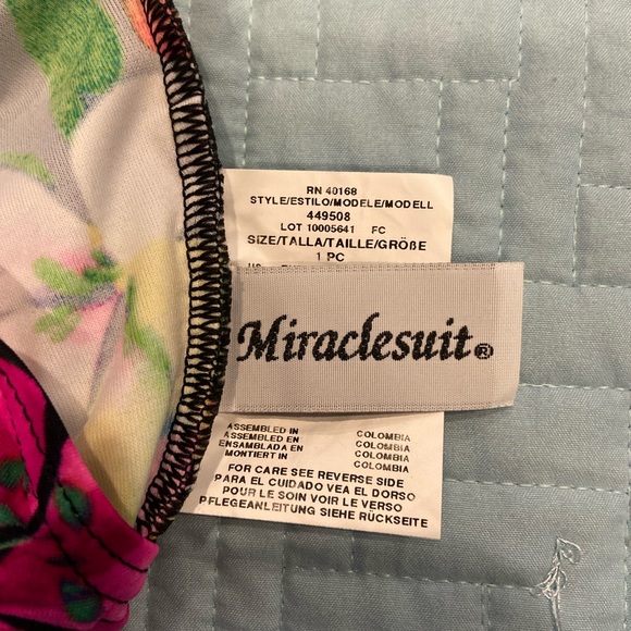 Women’s Miraclesuit Black Escape Tropical Print - Picture 6 of 7